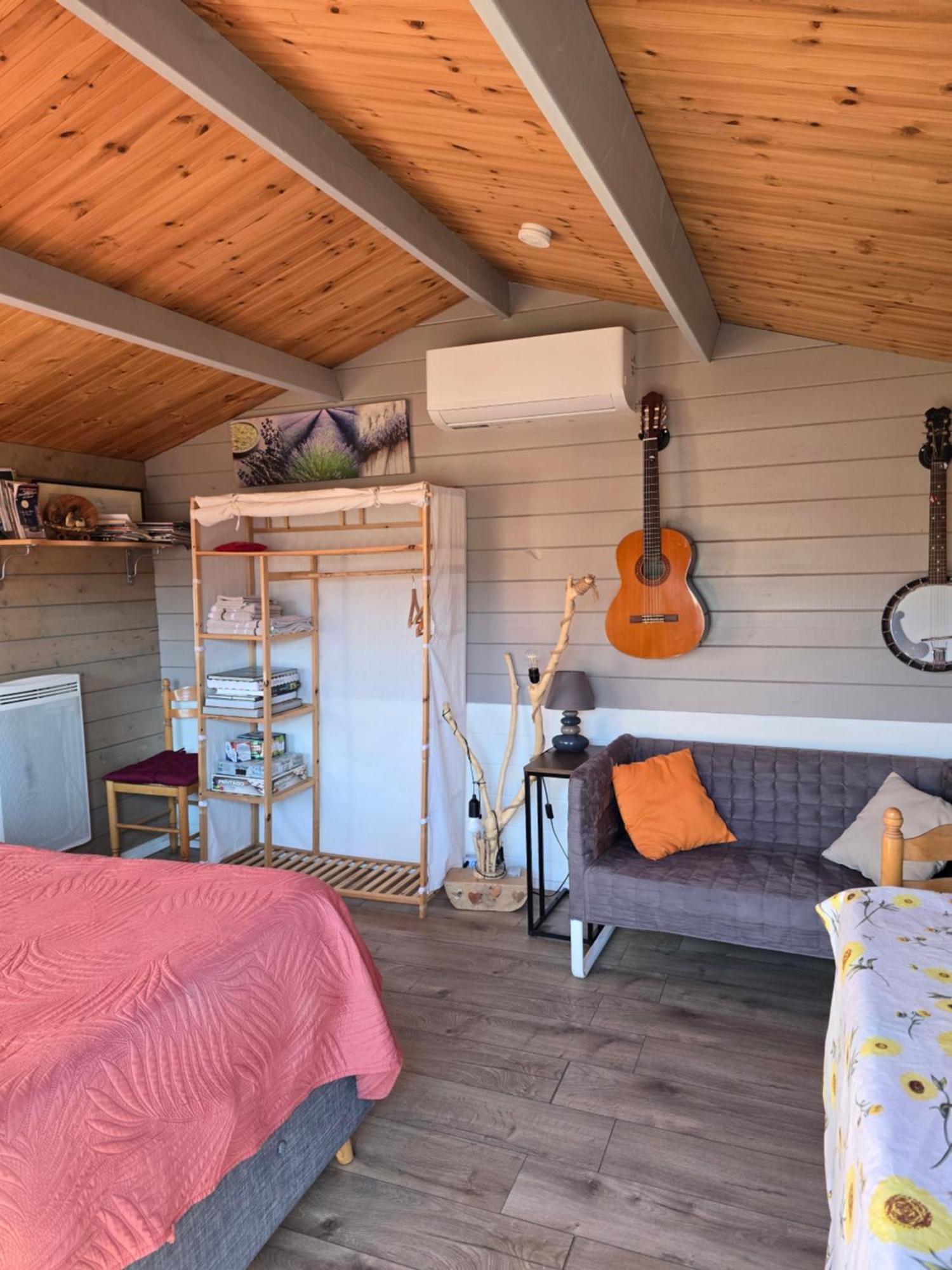 Le Chalet Des Dany Saint-Mamert-du-Gard Luaran gambar